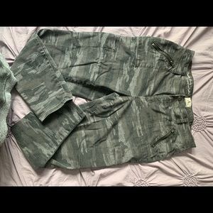 Great camo cargo pant